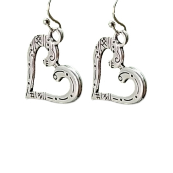 Western bohemian Silver heart valentine's day earrings - Picture 1 of 3
